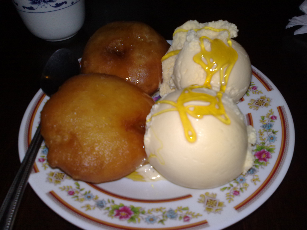 Beignets d’ananas caramélisés