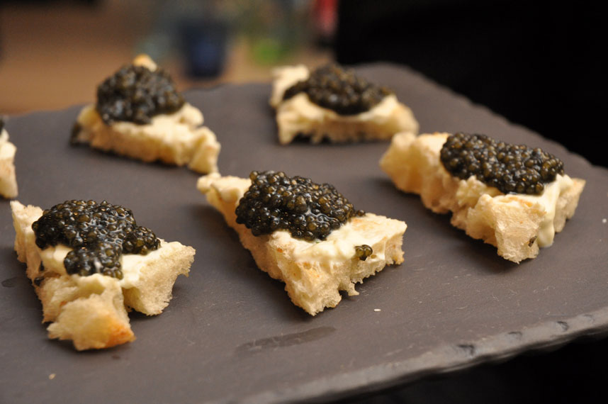 Canapé au caviar