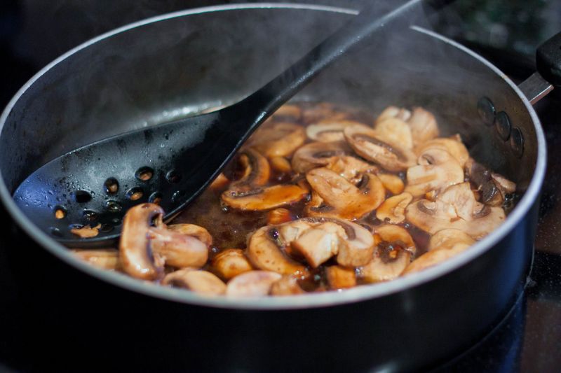 Champignons à la poêle