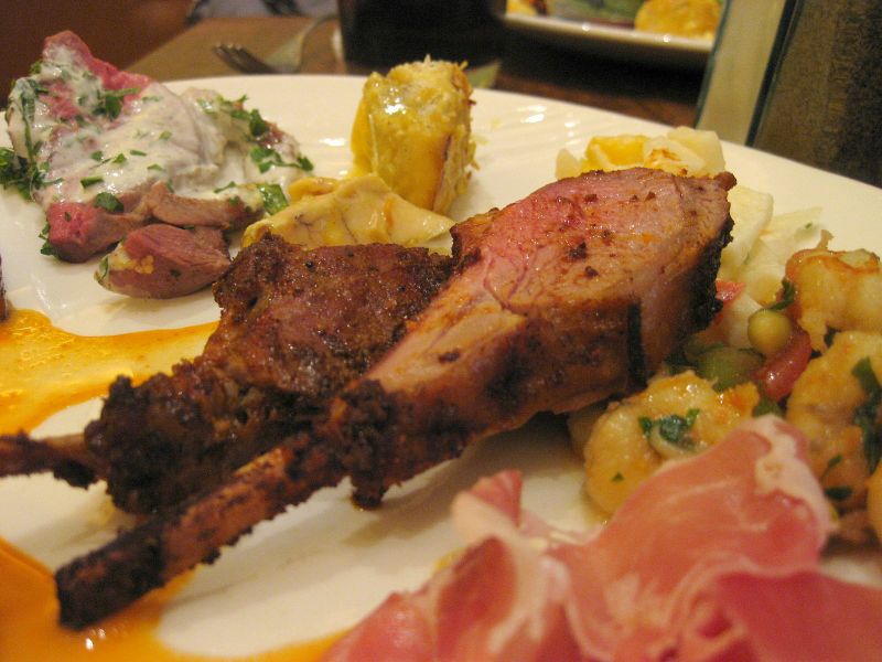 Côte de veau rôtie et pommes de terre au four