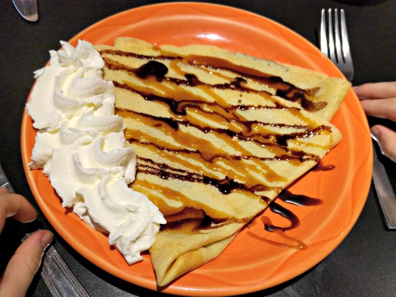 Crêpe au chocolat nappées de caramel