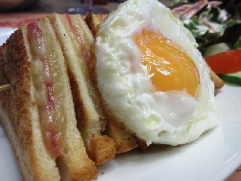 Croque-monsieur gratiné à la béchamel