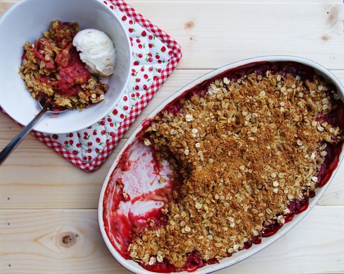 Crumble à la fraise et à la rhubarbe