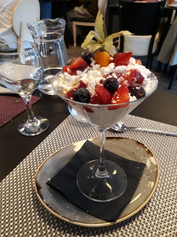 Eton mess aux fruits noirs et rouges