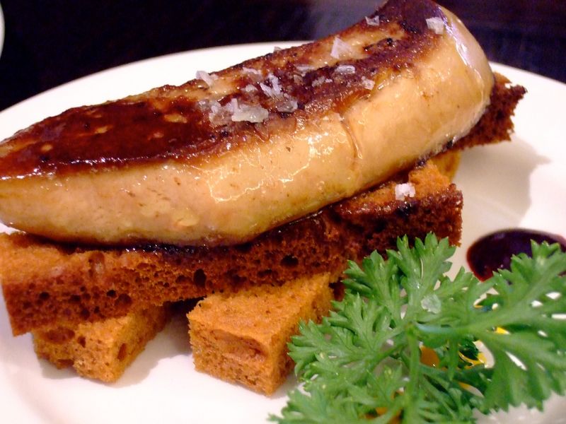 Foie gras de canard à la poêle et aux cèpes