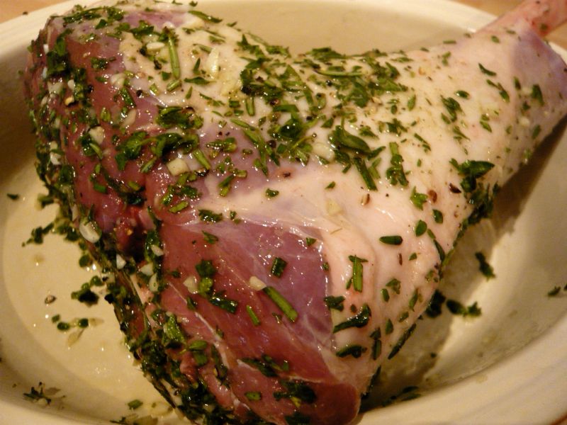 Gigot d’agneau mariné au vin rouge