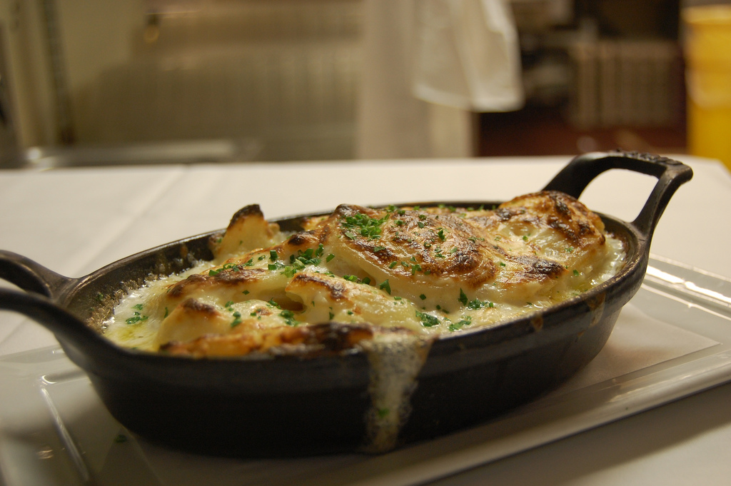 Gratin de pommes de terre au camembert