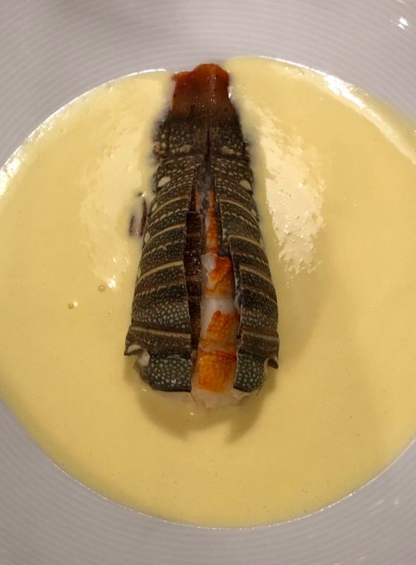 Nage de homard et sauce au beurre blanc