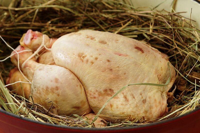 Tajine de poulet aux amandes et aux dattes