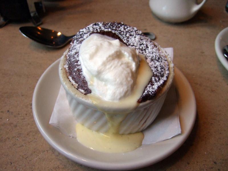 Soufflé au chocolat et crème anglaise