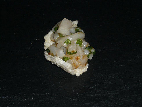 Tartare de coquilles Saint-Jacques aux herbes