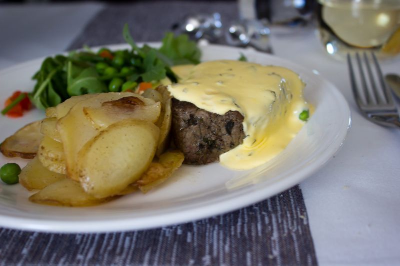 Tournedos de bœuf sauce béarnaise